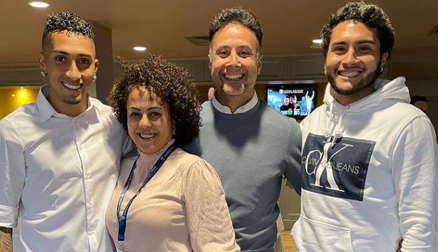 Maninho Belloli with his wife and sons Bruno and Raphinha.